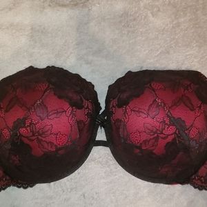 Sexy red and black torrid bra